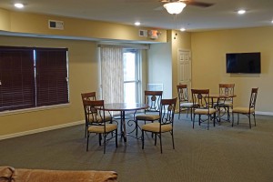 ad 17_Community room dining area